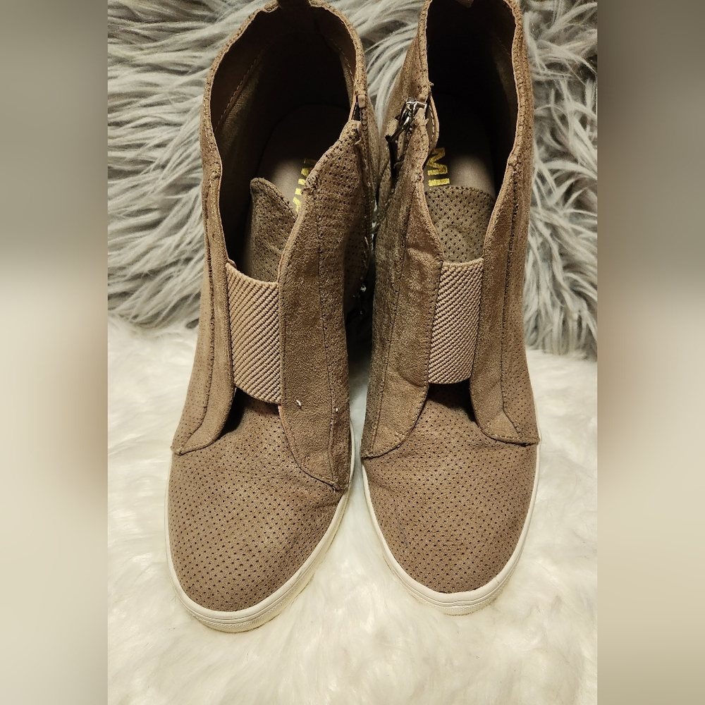 Mia/ Tan Wedge Booties - Picture 2 of 6